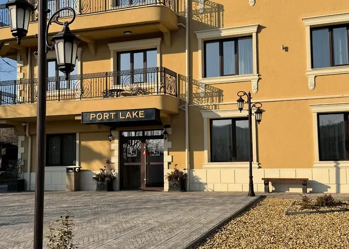 Port Hotel